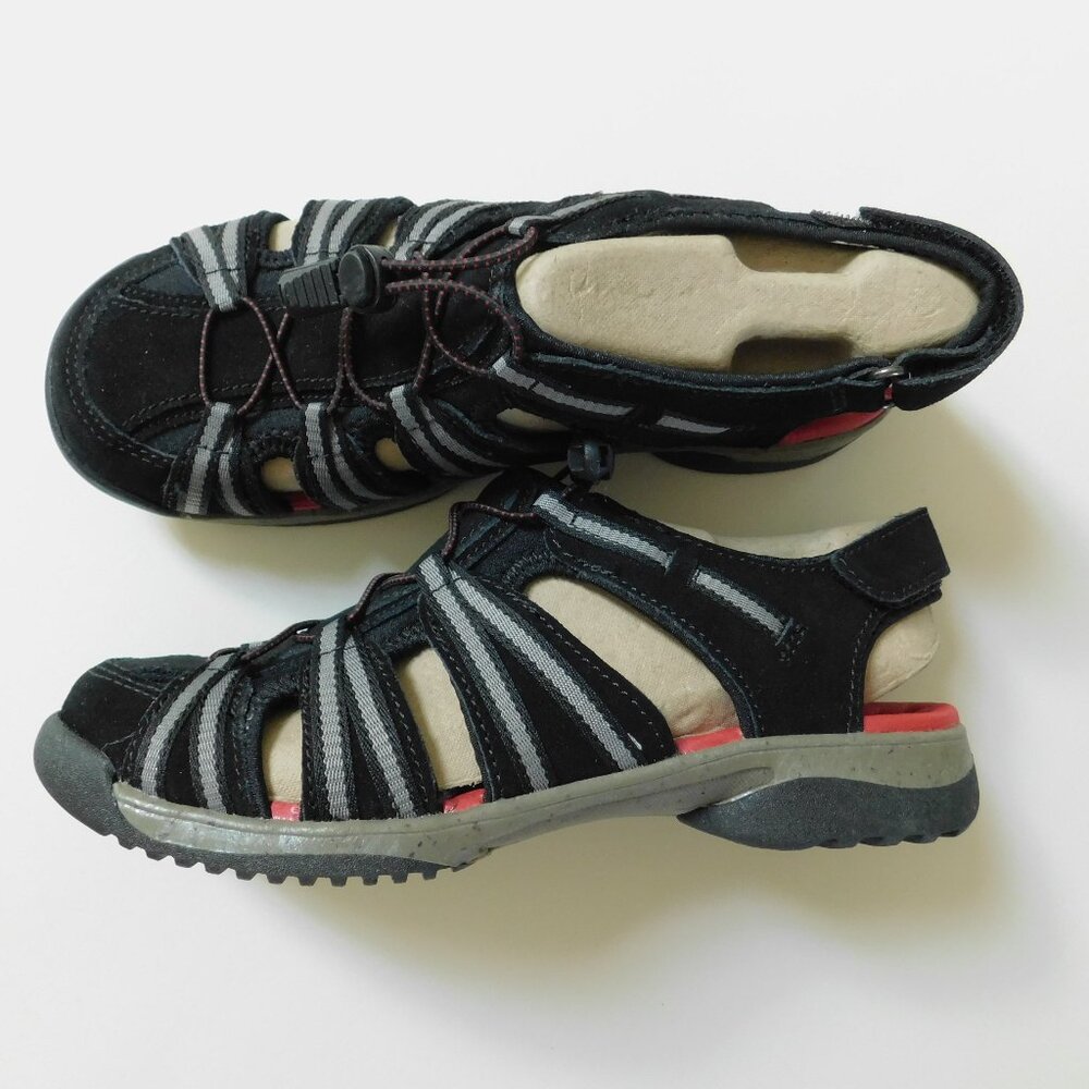 CLARKS Tuvia Maddee Sporty Adjustable Fisherman Black Shoe 7M NIB